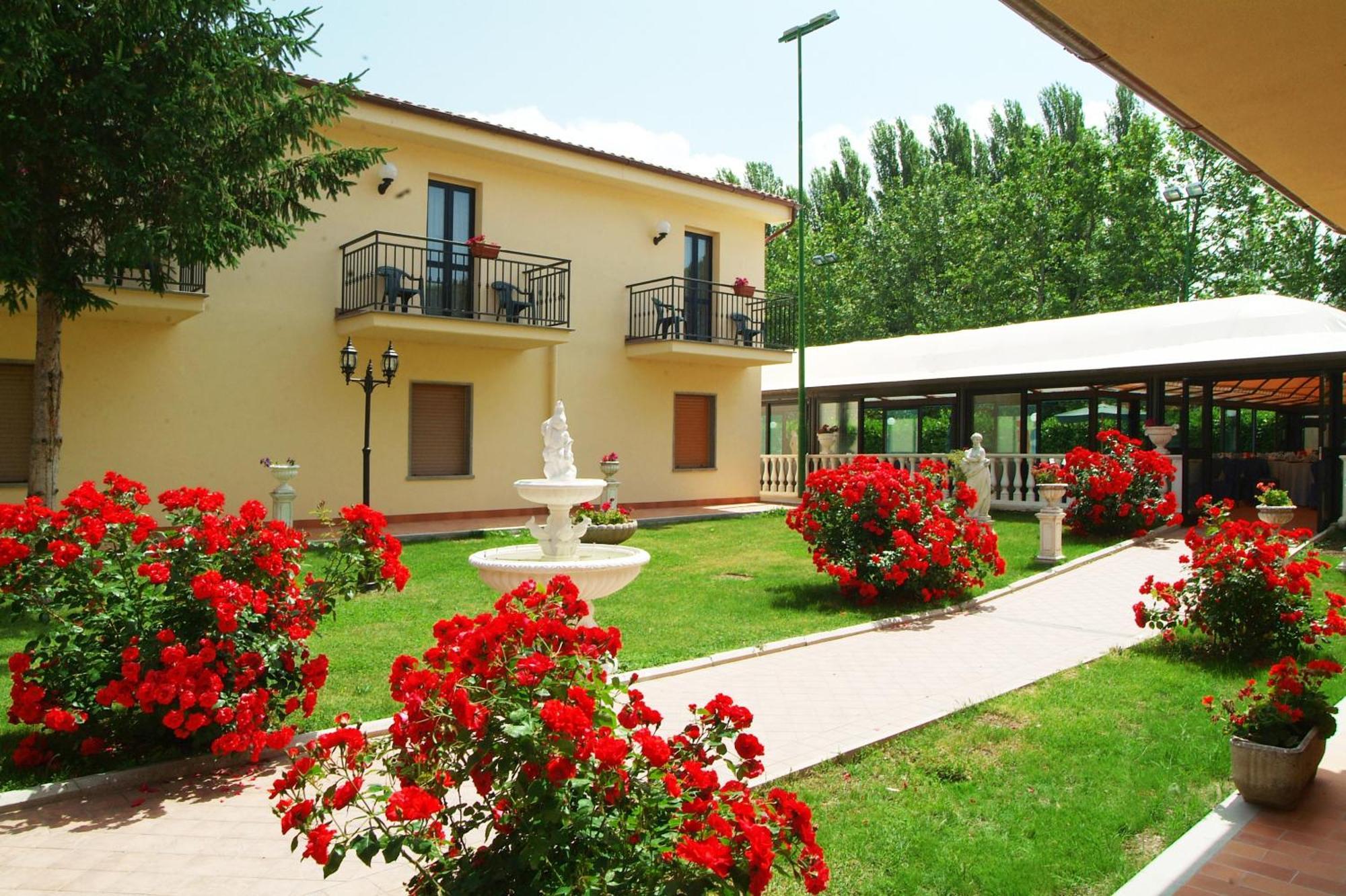 Le Naiadi Park Hotel Sul Lago Bolsena Exterior photo